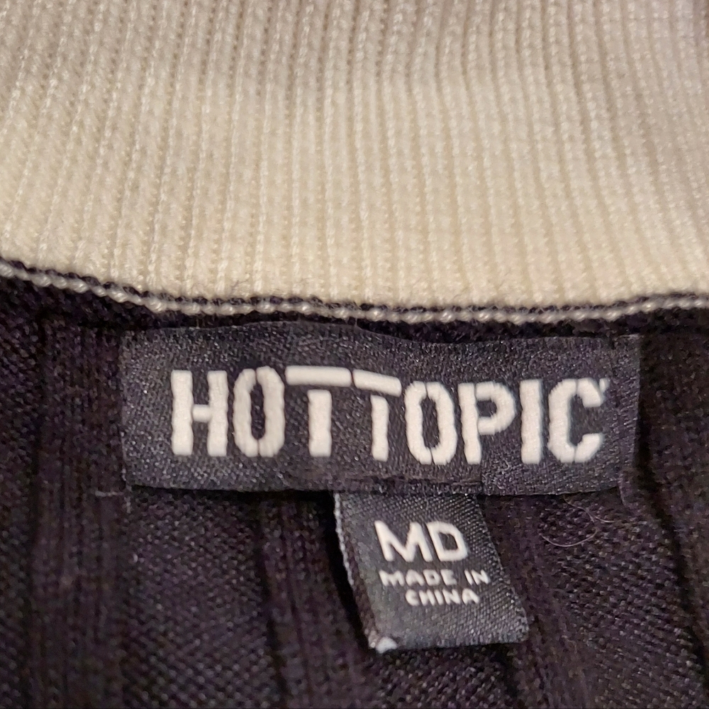 Hot Topic Black and White Pentagram Knit Top With Collar Size Medium Never Worn - Picture 3 of 6